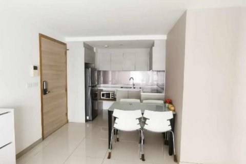 Condo in Watthana, Bangkok, Thailand, 2 bedrooms № 160858 - photo 6