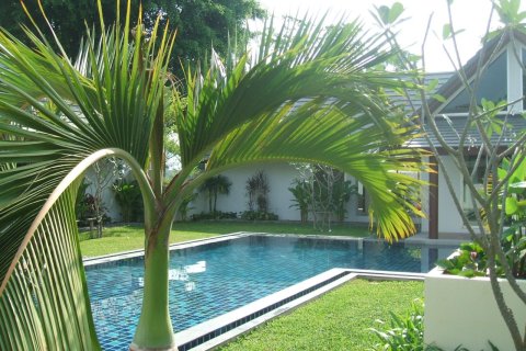 Villa in Chalong, Thailand 2 bedrooms № 223230