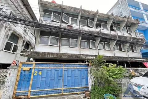 Maison à Phra Khanong, Bangkok, Thaïlande 12 chambres № 218644
