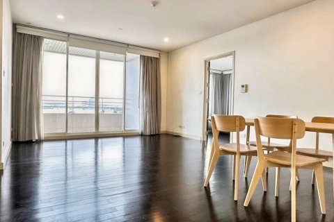 Condo in Bangkok, Thailand, 2 bedrooms № 114077 - photo 1