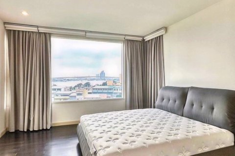 Condo in Bangkok, Thailand, 2 bedrooms № 114077 - photo 6