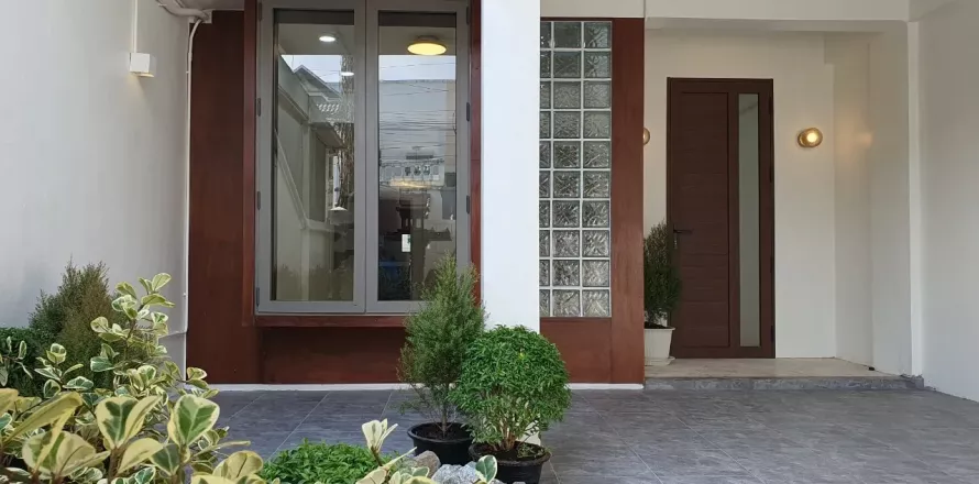 Таунхаус в Чиангмае, Таиланд с 4 спальнями  № 138567