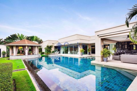 Maison à Pattaya, Thaïlande 8 chambres № 196871