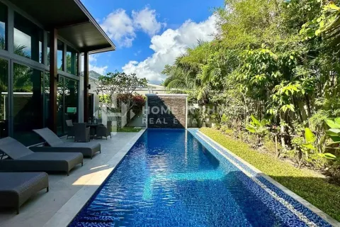 House in Bang Tao, Thailand 4 bedrooms № 162716