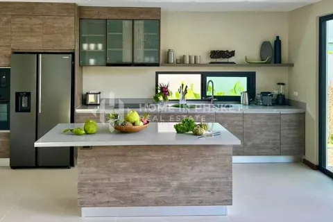 House in Bang Tao, Thailand 4 bedrooms № 162716 - photo 7