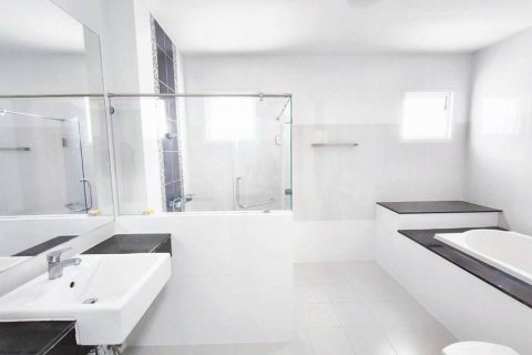 Дом в Си Рача, Таиланд с 3 спальнями  № 162719 - фото 7