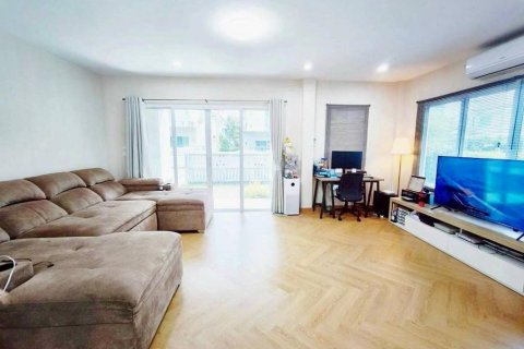 Дом в Си Рача, Таиланд с 3 спальнями  № 162719 - фото 2