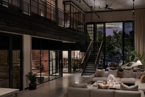 Condo in Bangkok, Thailand, 7 bedrooms № 181093 - photo 2
