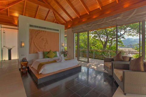 House in Phuket, Thailand 4 bedrooms № 181091 - photo 14