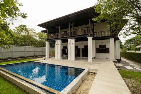 Villa à Chiang Mai, Thaïlande 4 chambres № 191299