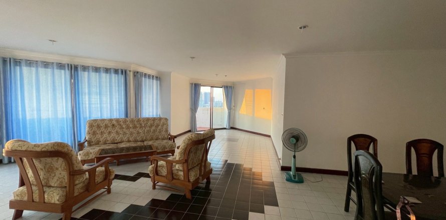 Condo in Pattaya, Thailand, 2 bedrooms  № 170614