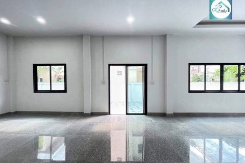 House in Surat Thani, Thailand 3 bedrooms № 170616 - photo 17