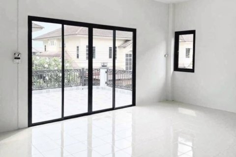 House in Surat Thani, Thailand 3 bedrooms № 170616 - photo 5