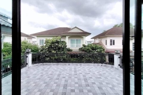 House in Surat Thani, Thailand 3 bedrooms № 170616 - photo 9