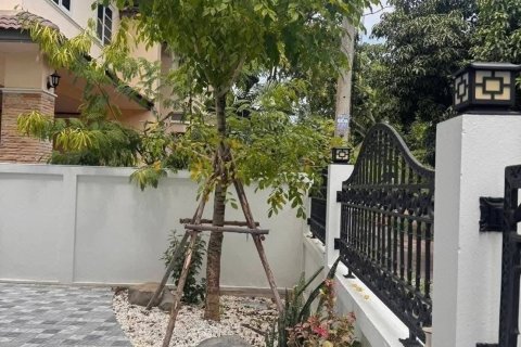 House in Surat Thani, Thailand 3 bedrooms № 170616 - photo 23