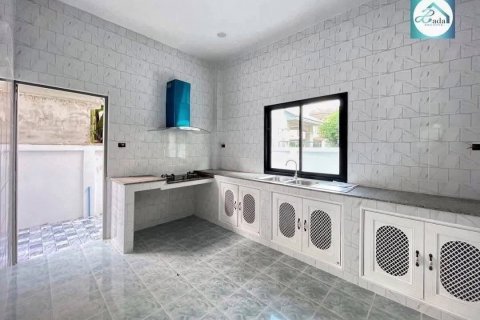 House in Surat Thani, Thailand 3 bedrooms № 170616 - photo 4