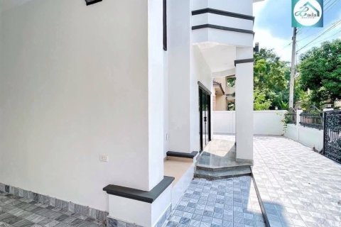 House in Surat Thani, Thailand 3 bedrooms № 170616 - photo 16