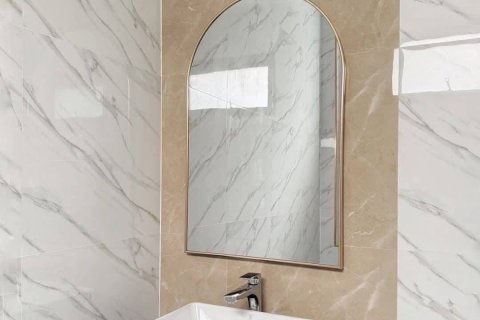 House in Surat Thani, Thailand 3 bedrooms № 170616 - photo 18