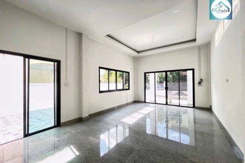 House in Surat Thani, Thailand 3 bedrooms № 170616 - photo 19