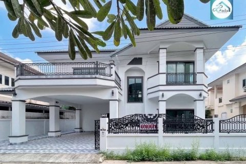 House in Surat Thani, Thailand 3 bedrooms № 170616 - photo 3