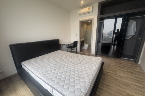 Condo à Chatuchak, Bangkok, Thaïlande, 3 chambres  № 170620 - photo 2