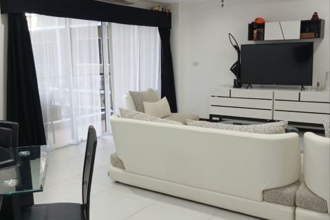 Condo in Pattaya, Thailand, 2 bedrooms  № 170615 - photo 9