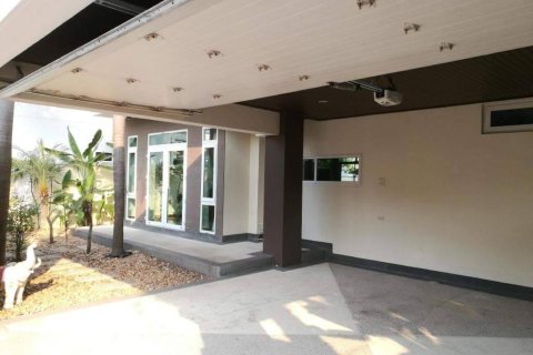 House in Pattaya, Thailand 4 bedrooms № 157649 - photo 6