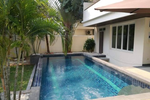 House in Pattaya, Thailand 4 bedrooms № 157649 - photo 13
