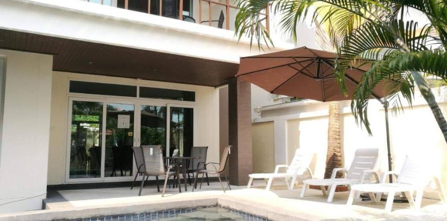 House in Pattaya, Thailand 4 bedrooms № 157649