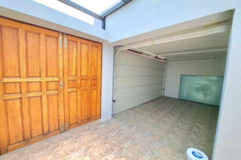 House in Pattaya, Thailand 3 bedrooms № 157650 - photo 20