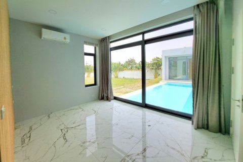 House in Pattaya, Thailand 3 bedrooms № 157650 - photo 13