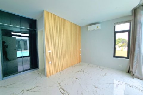House in Pattaya, Thailand 3 bedrooms № 157650 - photo 12