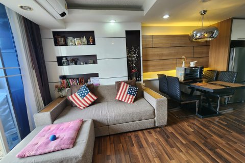 Condo in Bangkok, Thailand, 2 bedrooms  № 157646 - photo 7