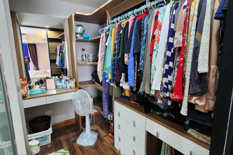 Condo in Bangkok, Thailand, 2 bedrooms  № 157646 - photo 4