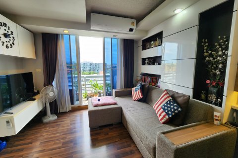 Condo in Bangkok, Thailand, 2 bedrooms  № 157646 - photo 8