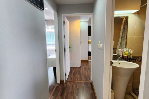 Condo in Bangkok, Thailand, 2 bedrooms  № 157646 - photo 13