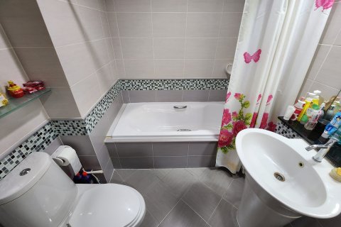 Condo in Bangkok, Thailand, 2 bedrooms  № 157646 - photo 11