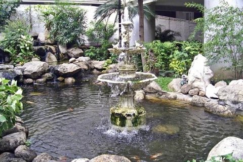 Condo in Bangkok, Thailand, 2 bedrooms  № 157648 - photo 2