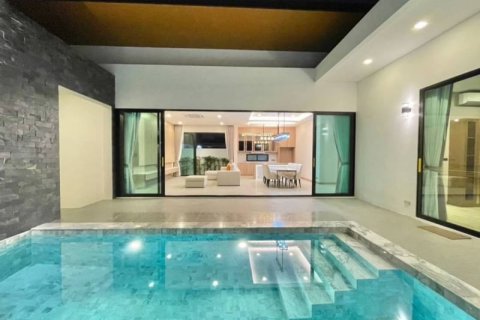 House in Pattaya, Thailand 3 bedrooms № 157651 - photo 4