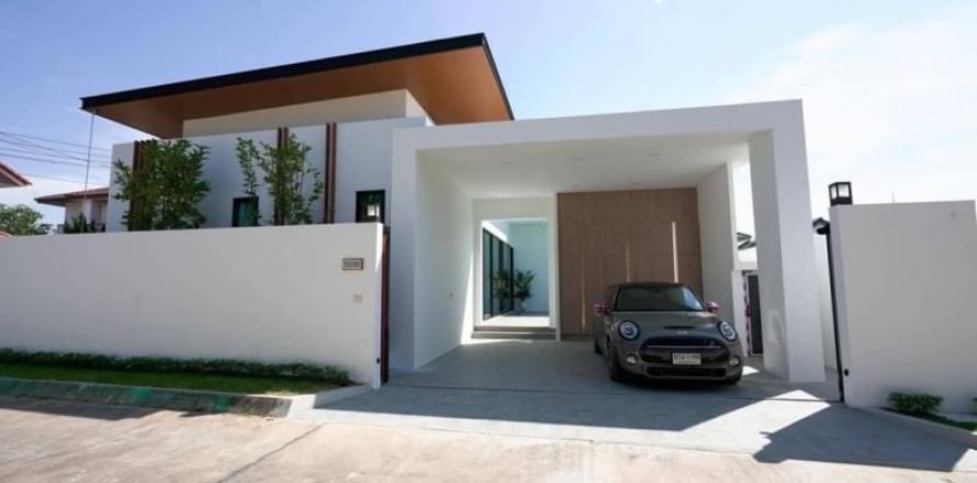 House in Pattaya, Thailand 3 bedrooms № 157651