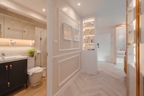 Condo in Bangkok, Thailand, 2 bedrooms  № 157645 - photo 21