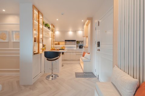 Condo in Bangkok, Thailand, 2 bedrooms  № 157645 - photo 2