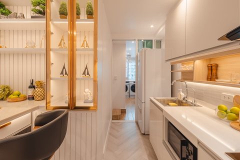 Condo in Bangkok, Thailand, 2 bedrooms  № 157645 - photo 7