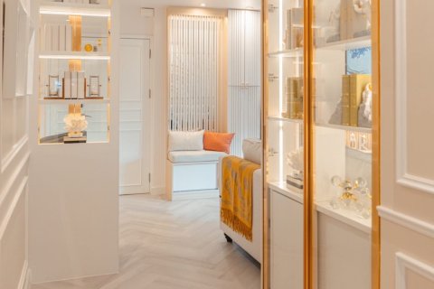 Condo in Bangkok, Thailand, 2 bedrooms  № 157645 - photo 18