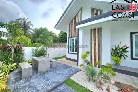 Casa de 3 dormitorios en Pattaya, Tailandia № 213672 - foto 2