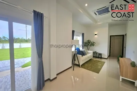 Casa de 3 dormitorios en Pattaya, Tailandia № 213672 - foto 8