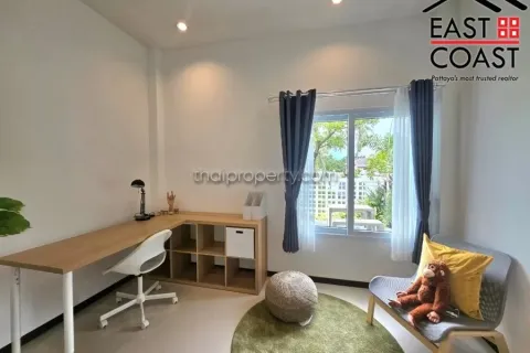Casa de 3 dormitorios en Pattaya, Tailandia № 213672 - foto 17