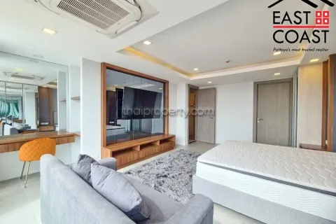 Condominio de 2 dormitorios en Jomtien Beach, Pattaya, Tailandia № 213671 - foto 15