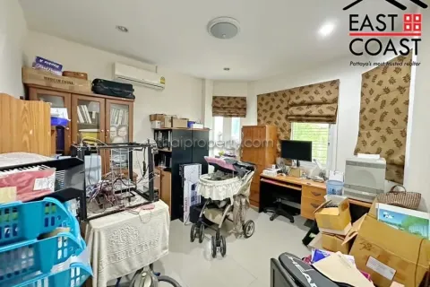 Casa de 4 dormitorios en Pattaya, Tailandia № 213674 - foto 15