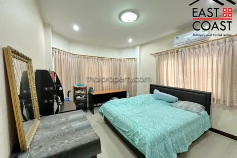Casa de 4 dormitorios en Pattaya, Tailandia № 213674 - foto 10